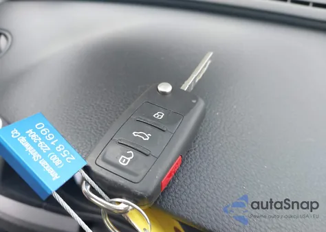 2012 Volkswagen Passat 2.5L Se z USA, uszkodzony, nr VIN 1VWBP7A33CC108568